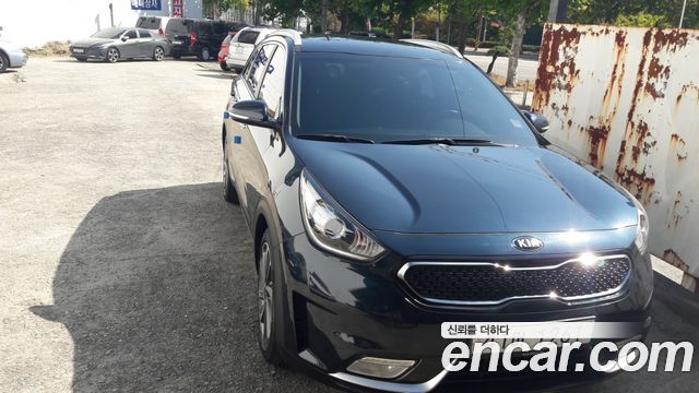 Kia Niro Prestige — пробег 98 081 км — фото 3 из 5
