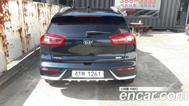 Kia Niro Prestige — пробег 98 081 км — фото 4 из 5