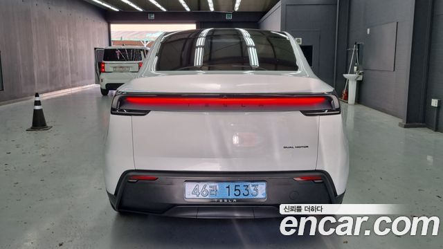 Tesla Model Y Premium Long Range AWD — пробег 2 700 км — фото 2 из 5