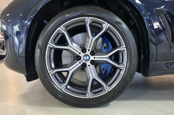 BMW X5 xDrive 45e M Sport — пробег 105 657 км — фото 5 из 5
