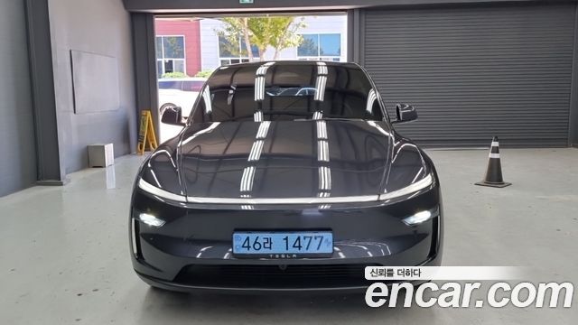 Tesla Model Y Premium Long Range AWD — пробег 11 588 км — фото 1 из 5