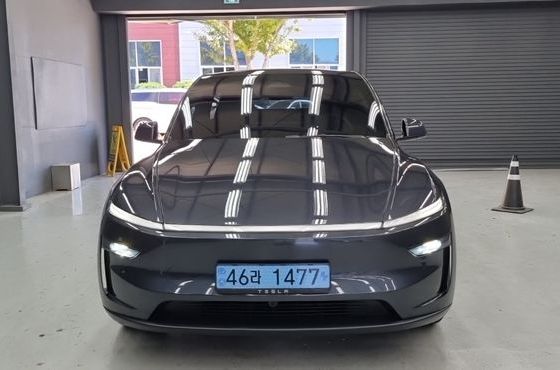 Tesla Model Y Premium Long Range AWD — пробег 11 588 км — фото 1 из 5