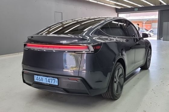 Tesla Model Y Premium Long Range AWD — пробег 11 588 км — фото 4 из 5
