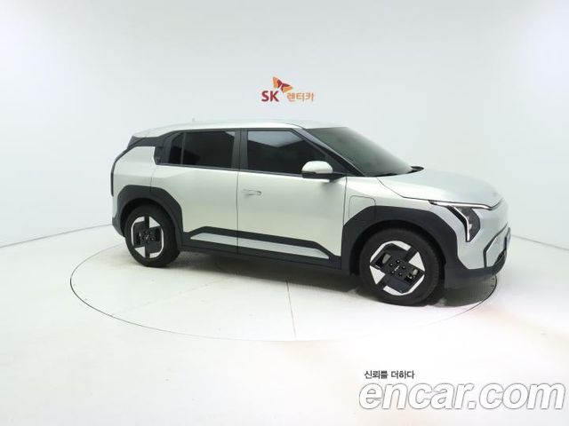 Kia EV3 Standard 2WD Air — пробег 35 131 км — фото 2 из 5