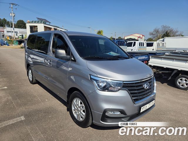 Hyundai Starex Van 3-Seater Smart — пробег 70 000 км — фото 1 из 5