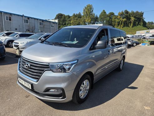 Hyundai Starex Van 3-Seater Smart — пробег 70 000 км — фото 2 из 5