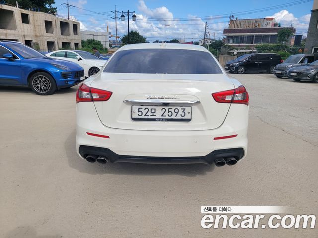 Maserati Ghibli 3.0 Diesel GranSport 3rd — пробег 120 000 км — фото 2 из 5