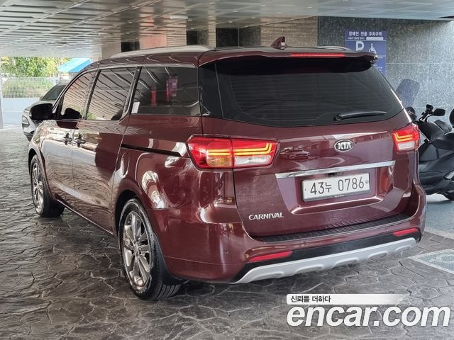 Kia Carnival из Кореи Encar