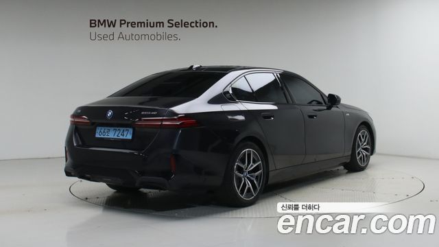 BMW i5 eDrive 40 M Sport — пробег 55 806 км — фото 2 из 5