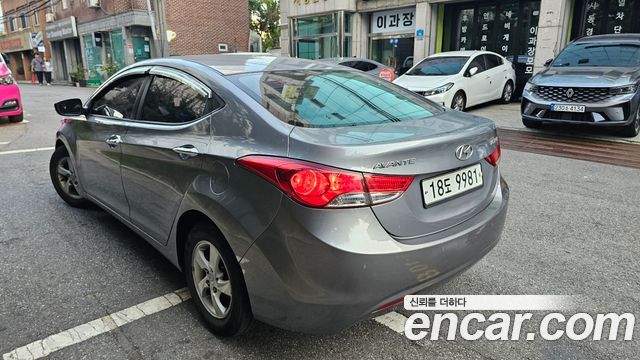 Hyundai AVANTE M16 GDI Luxury — пробег 230 000 км — фото 4 из 5