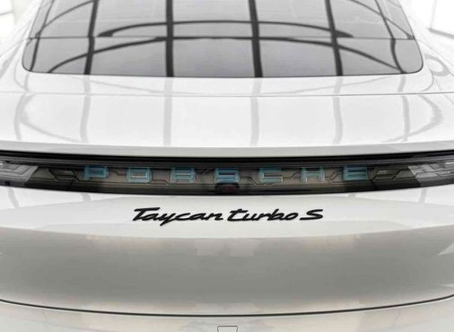 Porsche Taycan Turbo S — пробег 26 000 км — фото 4 из 5
