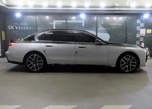 BMW 7-Series 740d xDrive M Sport — пробег 11 047 км — фото 3 из 5