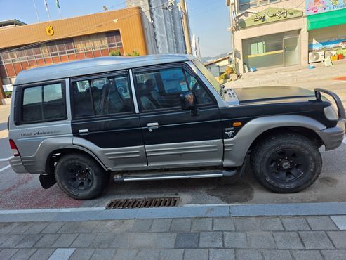 Hyundai Galloper 9-Seater V6 LPG — пробег 175 000 км — фото 2 из 5