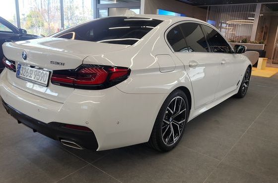 BMW 5-Series 530i M Sport Package — пробег 34 654 км — фото 2 из 5