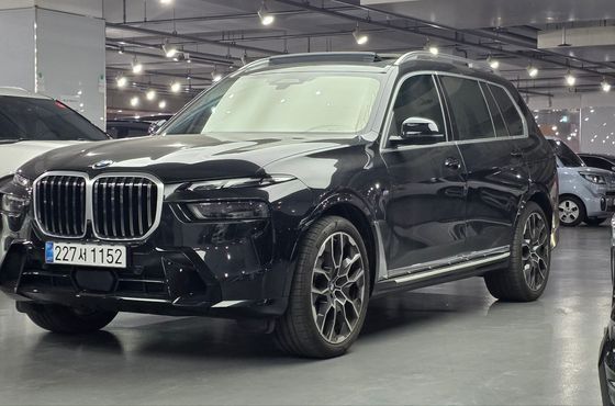 BMW X7 xDrive 40i M Sport 6STR — пробег 11 200 км — фото 2 из 5