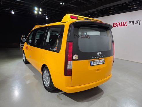 Hyundai Staria L3.5 Kinder Safety Car 15-Seater — пробег 31 662 км — фото 4 из 5