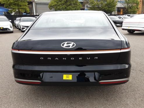 Hyundai Grandeur Premium — пробег 1 км — фото 2 из 5
