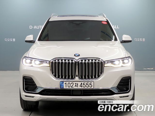 BMW X7 xDrive 40i Design Pure Excellence 7-Seater — пробег 92 600 км — фото 2 из 5