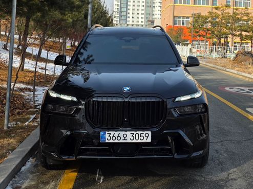 BMW X7 xDrive 40d M Sport 6STR — пробег 7 500 км — фото 1 из 5