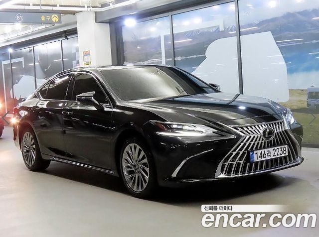 Lexus ES Executive — пробег 28 633 км — фото 1 из 5