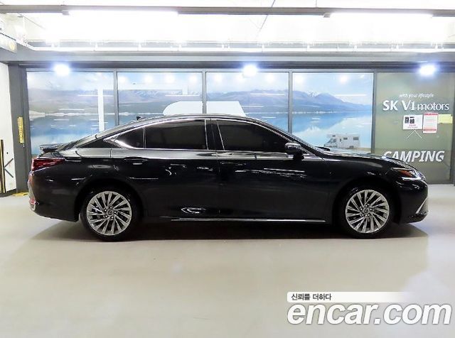 Lexus ES Executive — пробег 28 633 км — фото 3 из 5