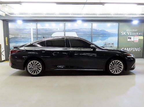 Lexus ES Executive — пробег 28 633 км — фото 3 из 5