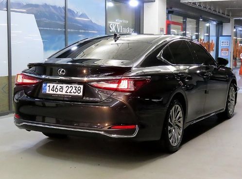 Lexus ES Executive — пробег 28 633 км — фото 4 из 5