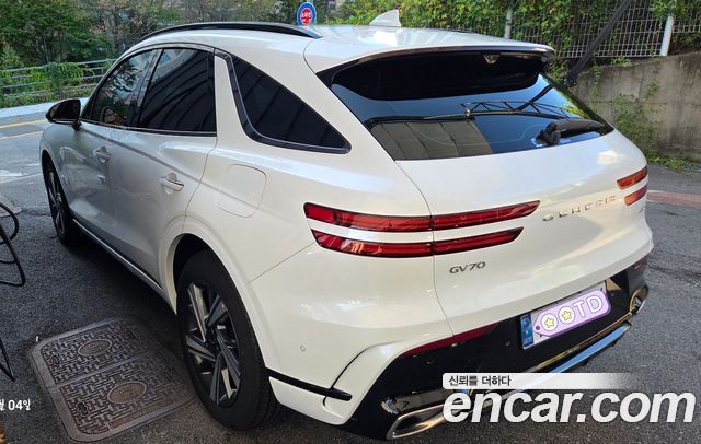 Genesis GV70 2.5T Gasoline AWD — пробег 9 789 км — фото 2 из 5