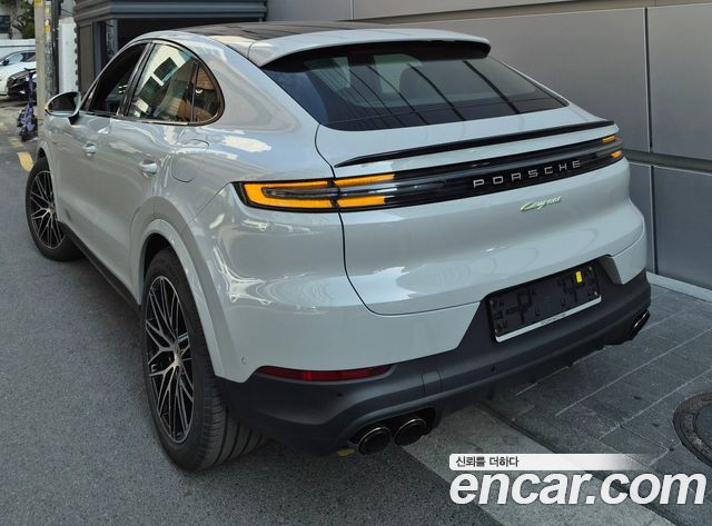 Porsche Cayenne 3.0 E-Hybrid Coupe — пробег 7 500 км — фото 3 из 5