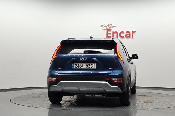 Kia Niro Prestige — пробег 22 872 км — фото 4 из 5