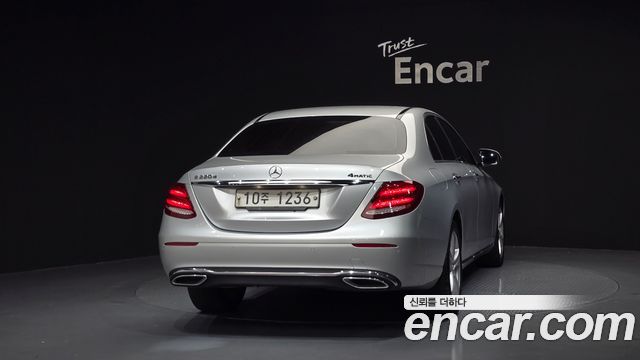 Mercedes-Benz E-Class E220d 4MATIC Avantgarde — пробег 174 817 км — фото 4 из 5