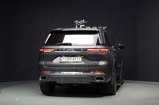 Jeep Cherokee 3.6 Overland — пробег 24 800 км — фото 4 из 5