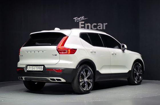 Volvo XC40 T4 Inscription — пробег 32 433 км — фото 2 из 5