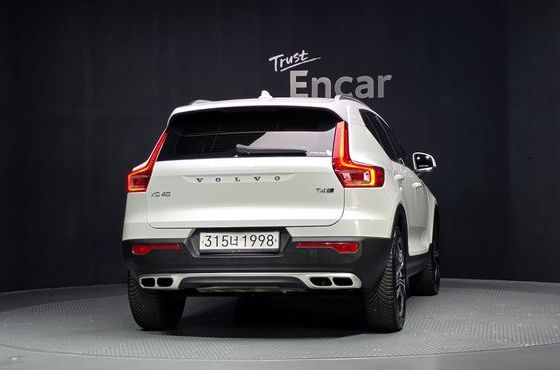Volvo XC40 T4 Inscription — пробег 32 433 км — фото 4 из 5