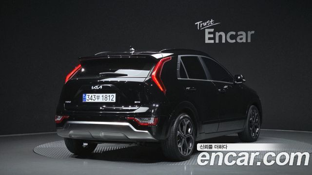 Kia Niro Signature — пробег 63 328 км — фото 2 из 5