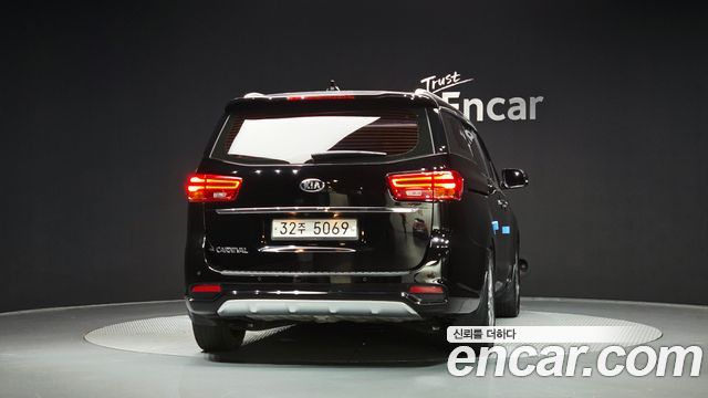 Kia Carnival из Кореи Encar