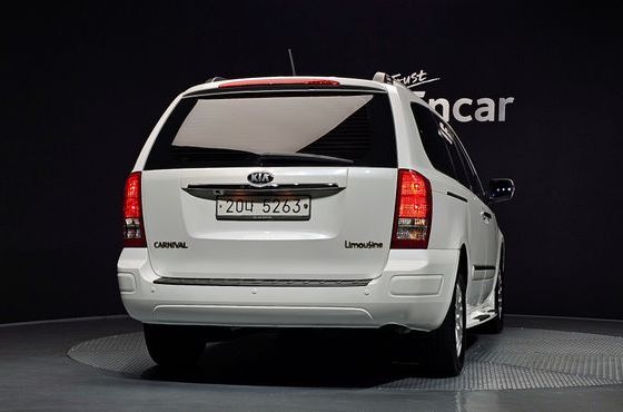 Kia Carnival New Carnival Limousine GLX High-Deluxe — пробег 156 971 км — фото 4 из 5