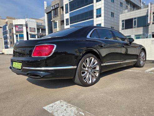Bentley Flying Spur 4.0 Muliner — пробег 15 000 км — фото 5 из 5
