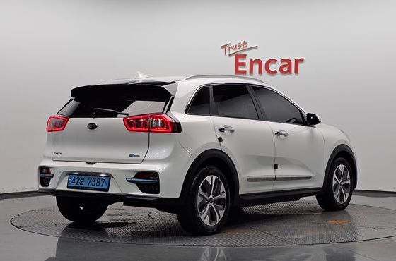 Kia Niro Noblesse — пробег 90 682 км — фото 2 из 5