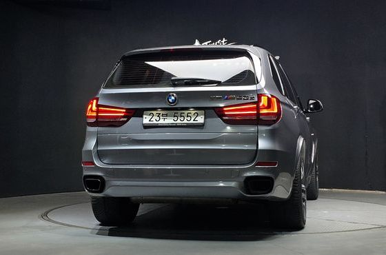 BMW X5 xDrive M50d — пробег 83 828 км — фото 4 из 5
