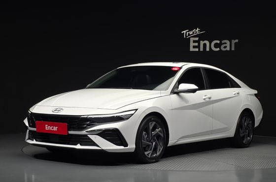 Hyundai AVANTE 1.6 Inspiration — пробег 4 299 км — фото 1 из 5