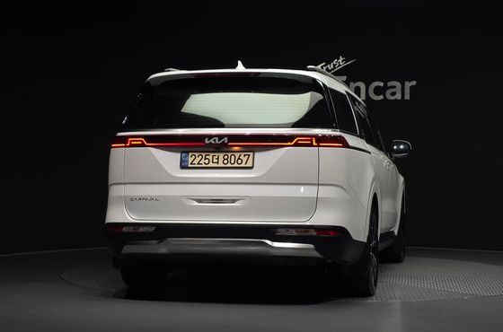 Kia Carnival Diesel 7-Seater Signature — пробег 76 245 км — фото 4 из 5