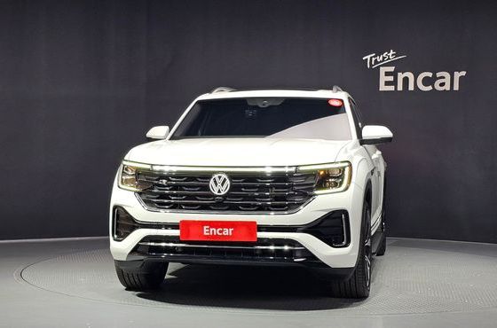 Volkswagen Atlas 2.0 TSI R-LINE 7-Seater — пробег 10 366 км — фото 3 из 5