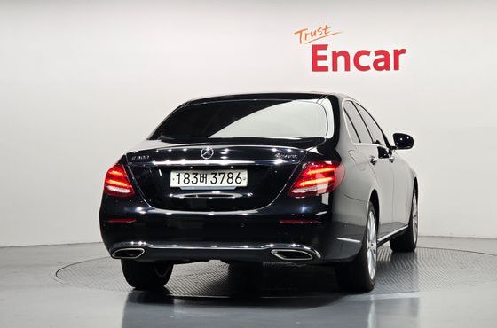 Mercedes-Benz E-Class E300 4MATIC Exclusive — пробег 168 232 км — фото 4 из 5