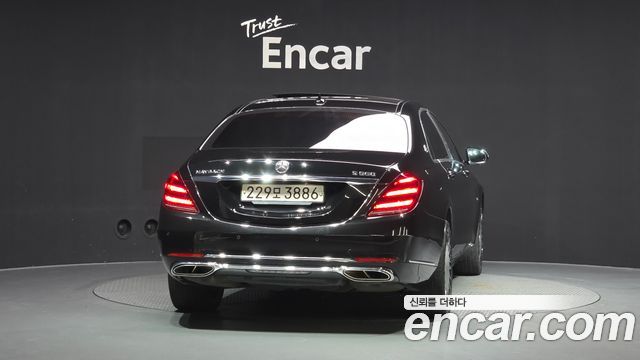 Mercedes-Benz S-Class Maybach S560 4MATIC — пробег 166 872 км — фото 4 из 5