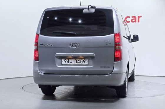 Hyundai Starex Van 5-Seater Modern — пробег 104 672 км — фото 4 из 5