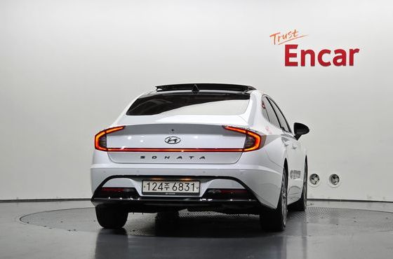Hyundai Sonata 2.0 Premium — пробег 121 450 км — фото 4 из 5