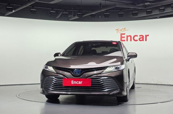 Toyota Camry 2.5 XLE Hybrid — пробег 144 204 км — фото 3 из 5