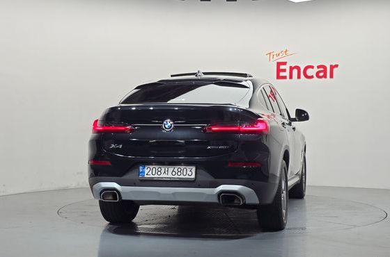 BMW X4 xDrive20i xLine — пробег 16 397 км — фото 4 из 5