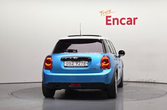 Mini Cooper 5Door HIGH 3rd — пробег 61 305 км — фото 4 из 5